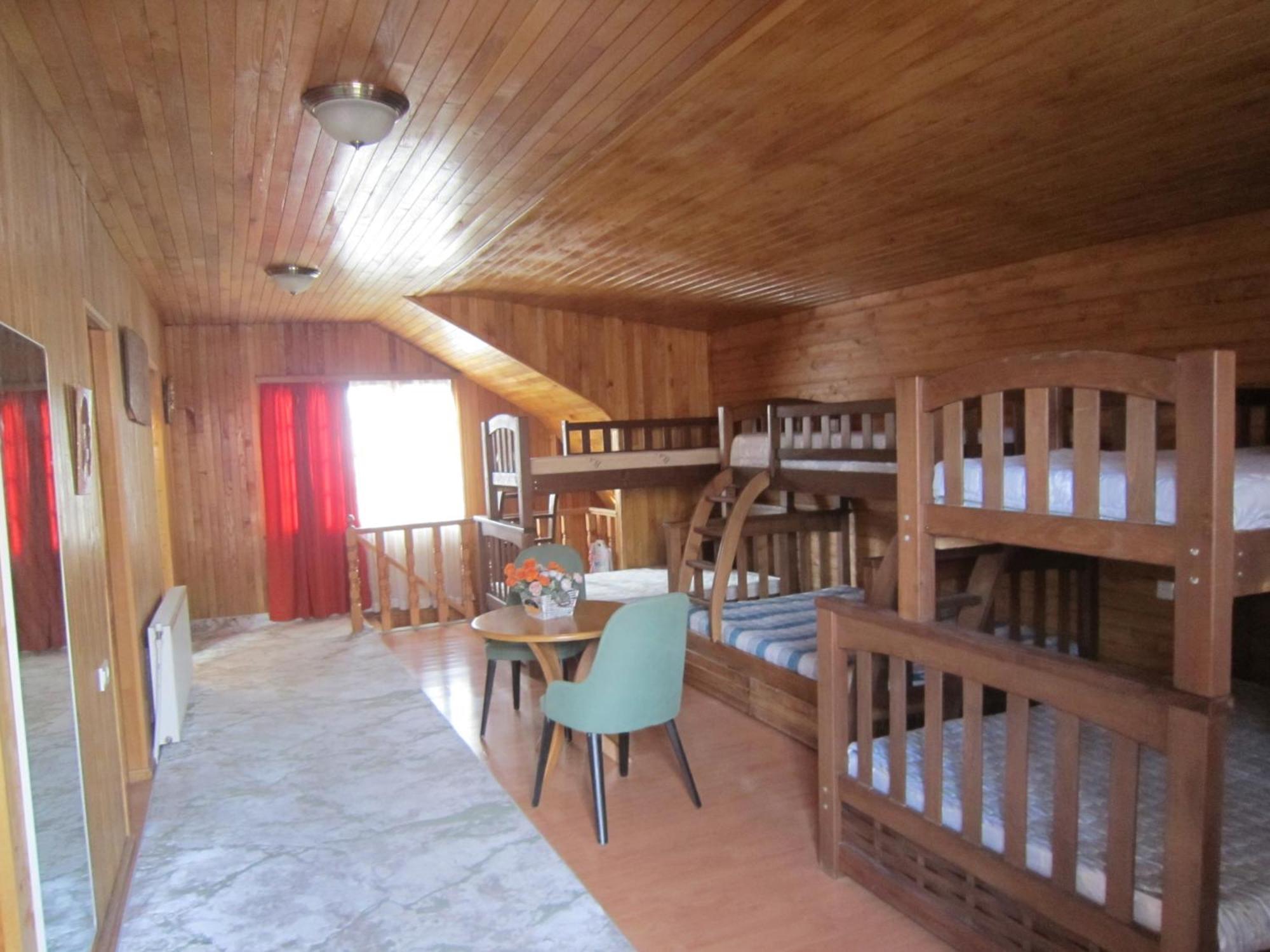 Villa In ティビリシ エクステリア 写真