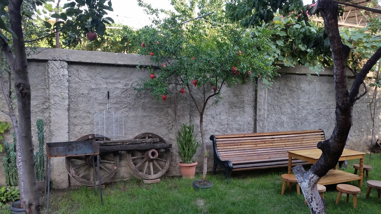 Villa In ティビリシ エクステリア 写真